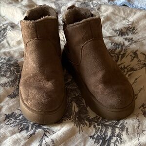 Cozy Brown Women's Shoes